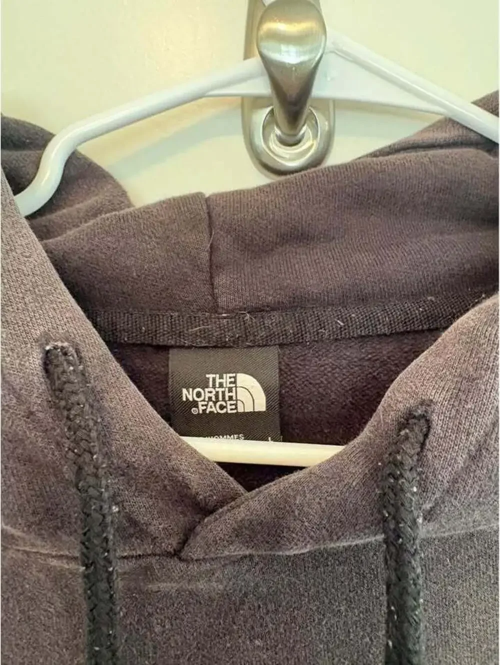 The North Face Men’s XL Pullover Hoodie Black Charcoal Small Logo Sweatshirt